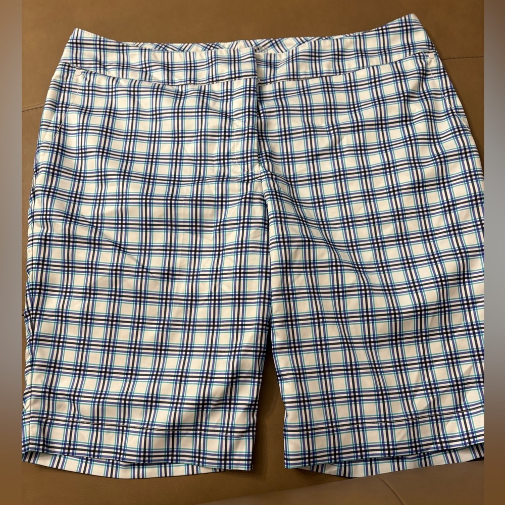 Tail Women's Mulligan 21" Golf Shorts